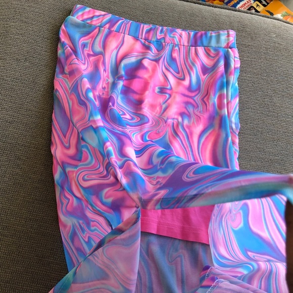 NWOT UNIF Psychedelic Swirly Tie Dye Melt Skirt - Picture 6 of 6